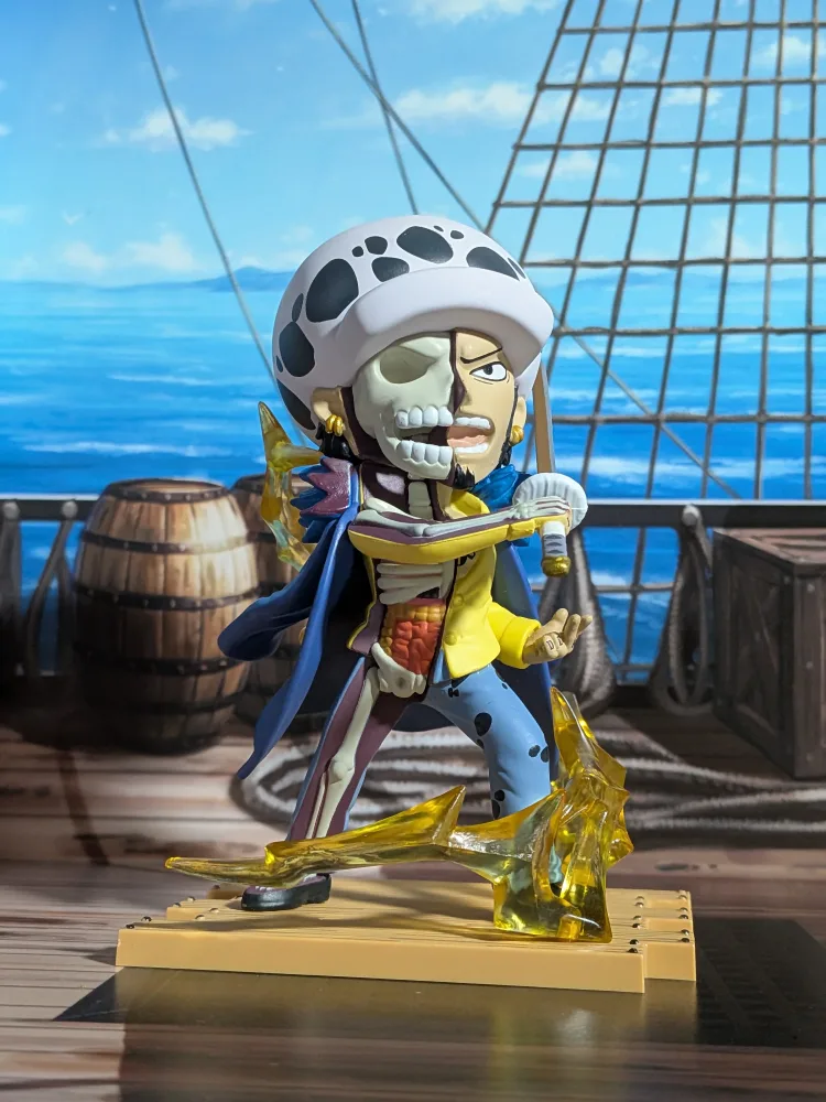Mighty Jaxx – One Piece: Freeny's Hidden Dissectibles Wano – Trafalgar Law (~10cm)