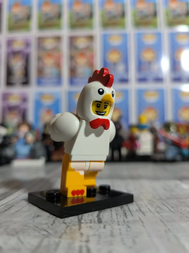 LEGO Minifigures – Chicken Suit Guy