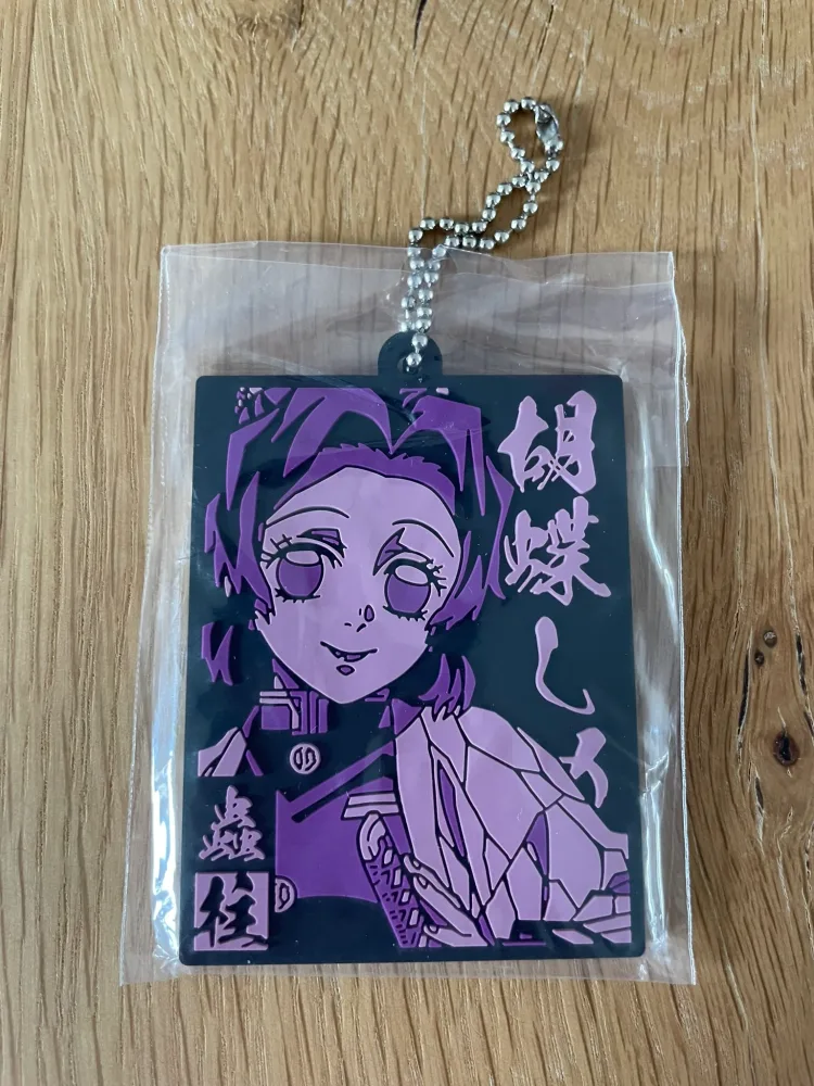 Demon Slayer – Shinobu Kocho Ichiban Kuji Oni no Sumu Machi II (Set H) – Porte-clés