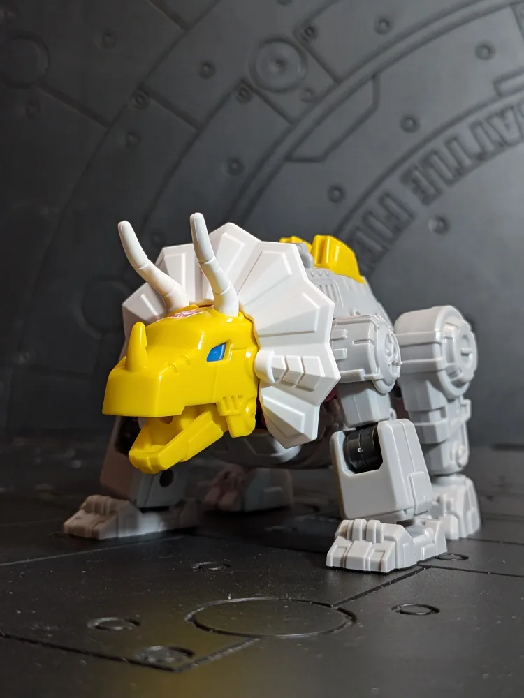 Slug (Alternate/Dinobot Mode) (~10-12cm) – Transformers Galaxy Version 03 – Blokees